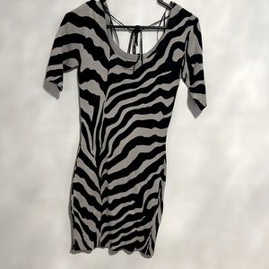 LE CHATEAU WOMENS STRIPED DRESS